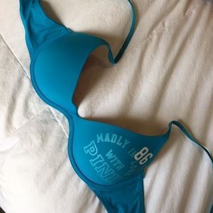 Victoria’s Secret Scoopneck Bra 36B